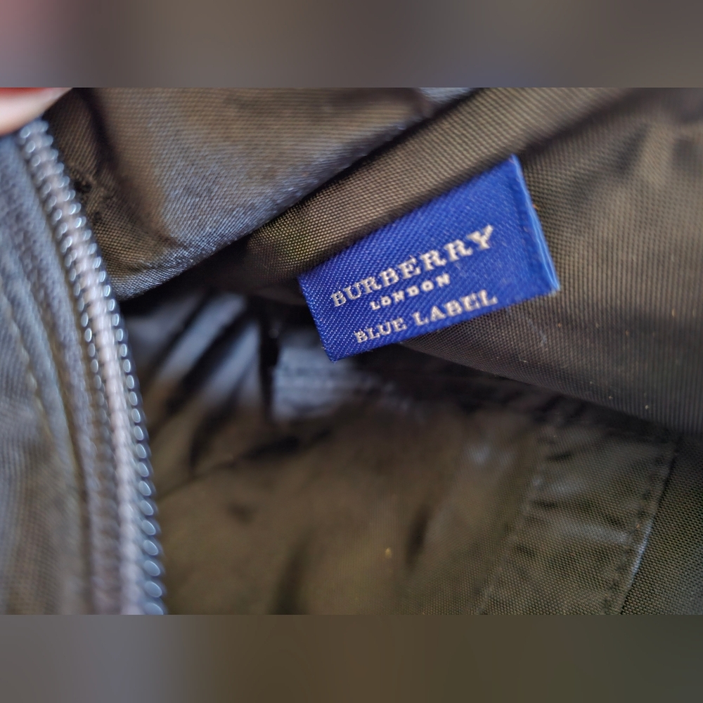 Authentic Burberry Tote bag - Picture 14 of 16